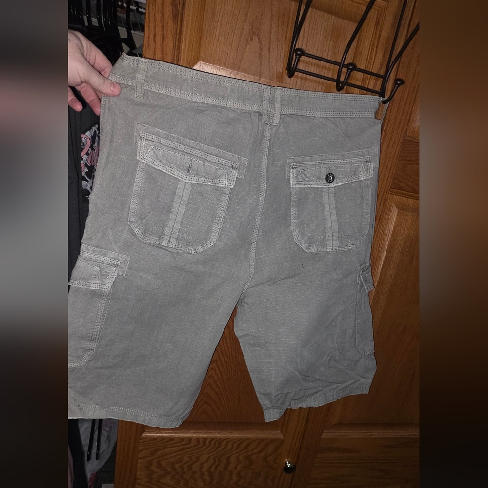 BKE Men's Gray Cargo Shorts